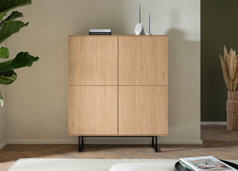 Comoda Lund inalta cu picioare metalice si decor stejar 115 cm