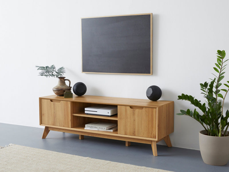 Comoda TV Pandrup cu aspect scandi culoare stejar, 135 cm - LunaHome.ro