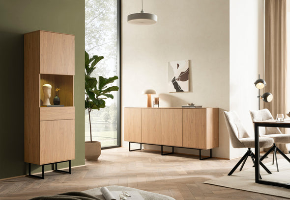 Comodă modernă Lund cu 4 uși și picioare metalice, 200 cm