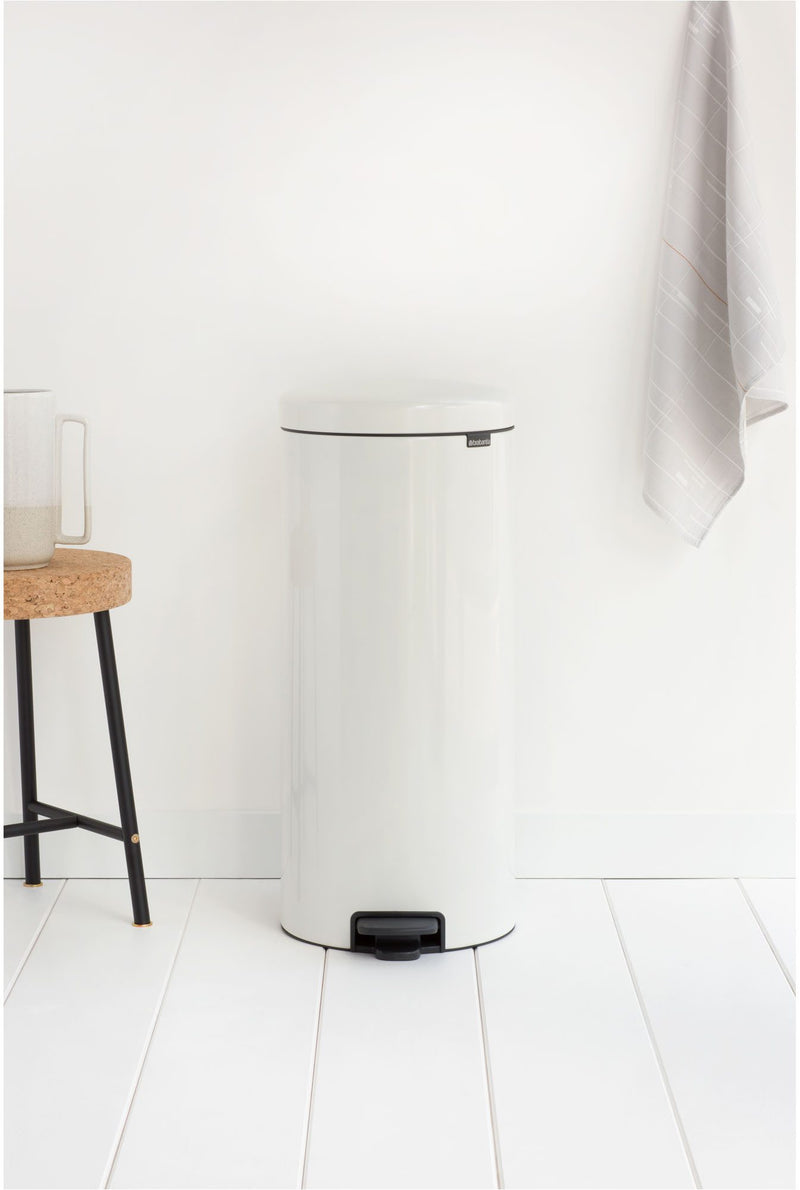 Cos de gunoi Newlcon din metal alb cu pedala 30 litri - LunaHome.ro