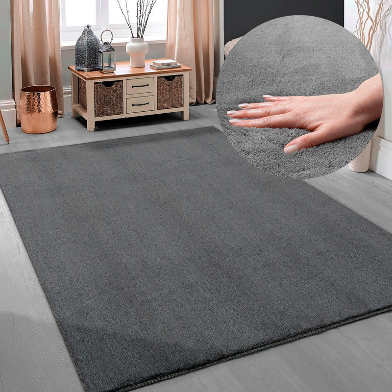 Covor Arabell foarte moale cu aspect de blană gri 80x150 cm - LunaHome.ro