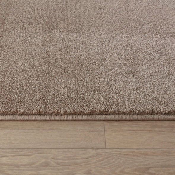 Covor Granada maro cu fire scurte, 140x200 cm - LunaHome.ro