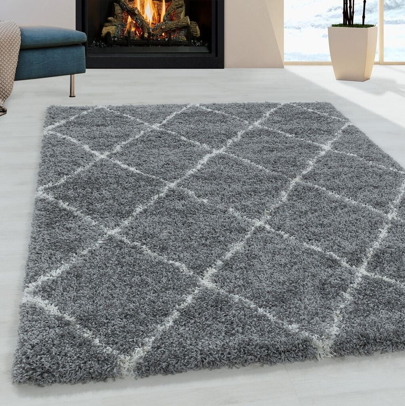 Covor pufos Alvor gri cu romburi 60x110 cm - LunaHome.ro