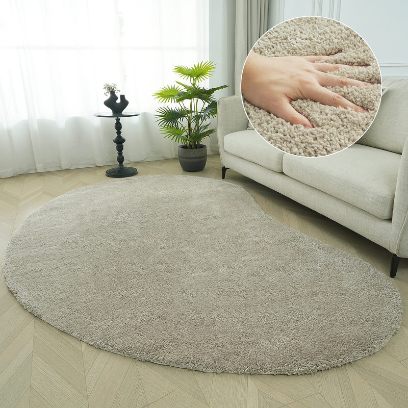 Covor cu fire înalte Halrum foarte pufos oval bej 200x300 cm - LunaHome.ro