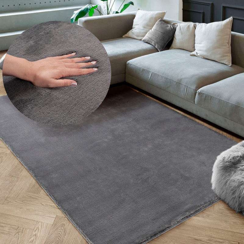 Covor de blană eco Maximo gri inchis moale și pufos 140x200 cm - LunaHome.ro