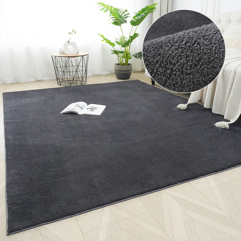 Covor foarte pufos lavabil din microfibra Cali2 gri inchis 120x180 cm - LunaHome.ro