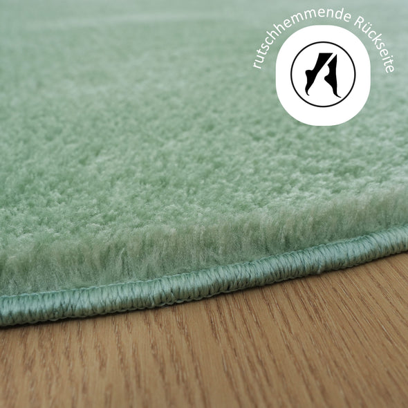Covor pufos Cali Bean verde din microfibra 110x170 cm - LunaHome.ro