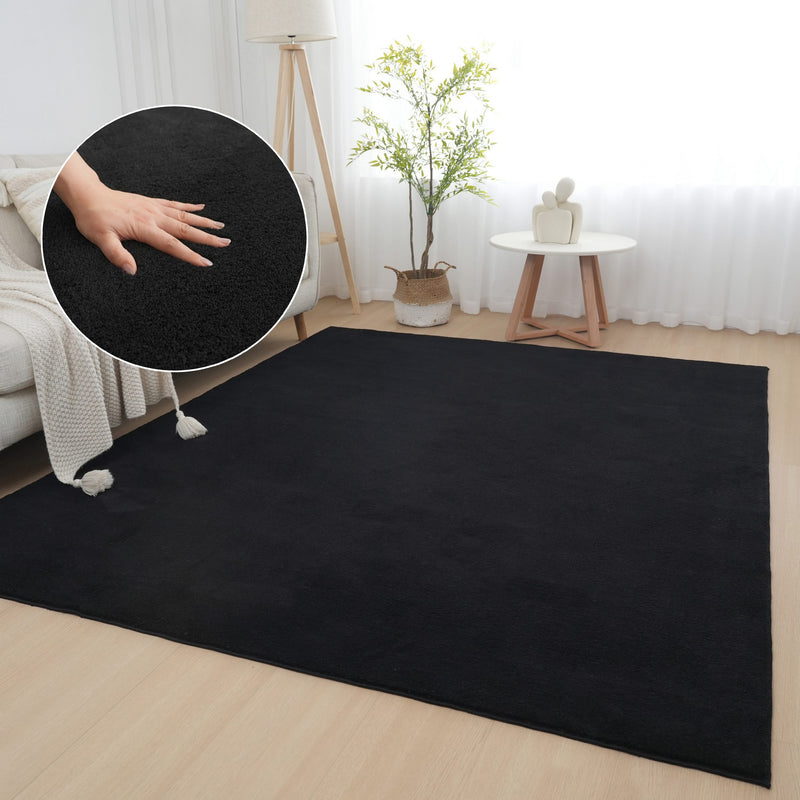 Covor pufos Cali Light negru din microfibra 180x230 cm - LunaHome.ro