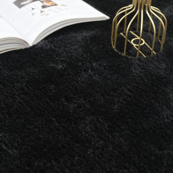 Covor traversa pufos Cali negru din microfibra 40x60 cm - LunaHome.ro