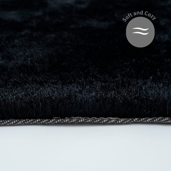 Covor pufos DanaLight negru din microfibra 120x170 cm - LunaHome.ro