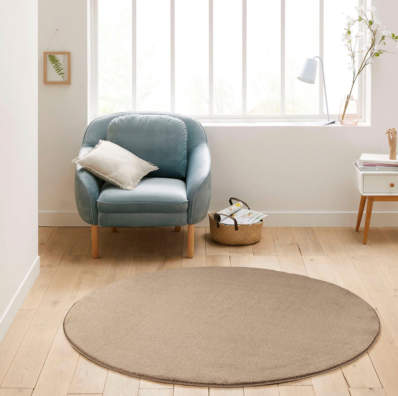 Covor rotund Granada maro cu fire scurte, 150 cm diametru - LunaHome.ro