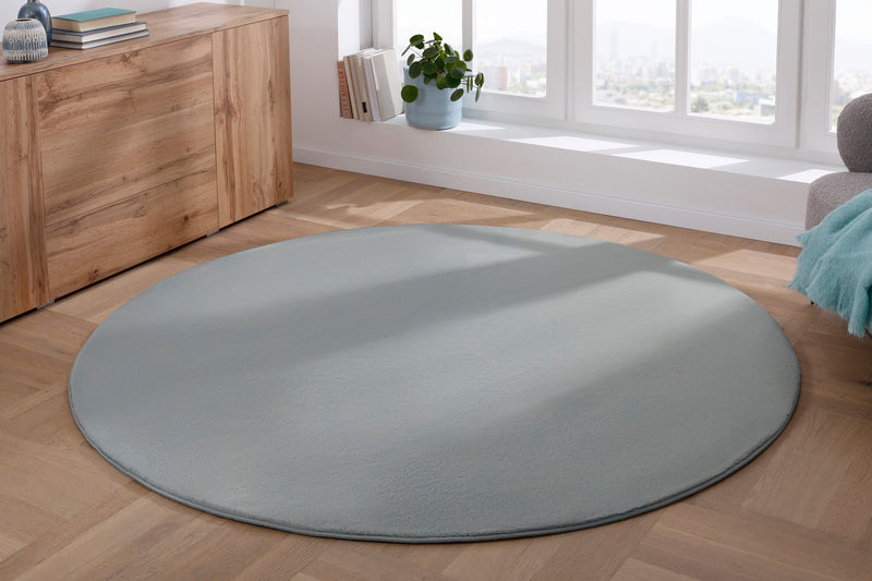 Covor rotund de blană sintetica »Balu« cu textura de blana gri, 180 cm - LunaHome.ro