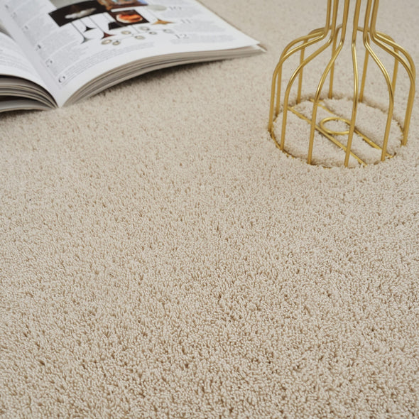 Covor traversa pufos Cali Light crem din microfibra 120x180 cm - LunaHome.ro