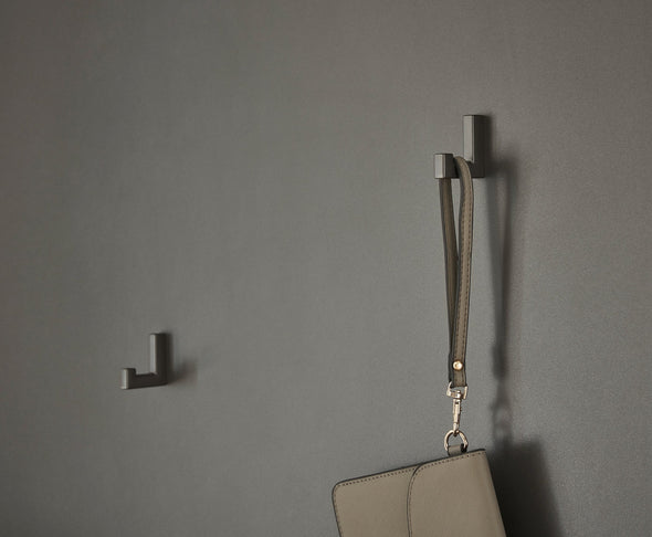 Cuier de perete City Giron cu design modern gri 100 cm lățime - LunaHome.ro