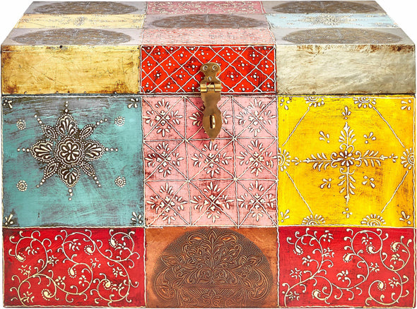 Cutie cufăr pictata manual din lemn de mango cu inchidere metalica 56x33 cm - LunaHome.ro
