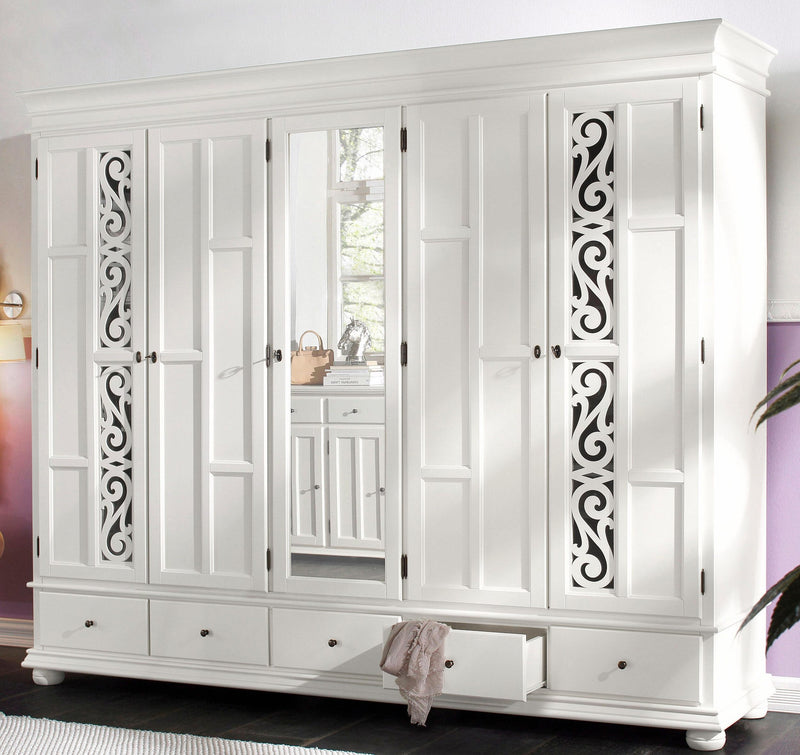 Dulap de dormitor Arabesque crem cu frezari decorative 258 cm - LunaHome.ro