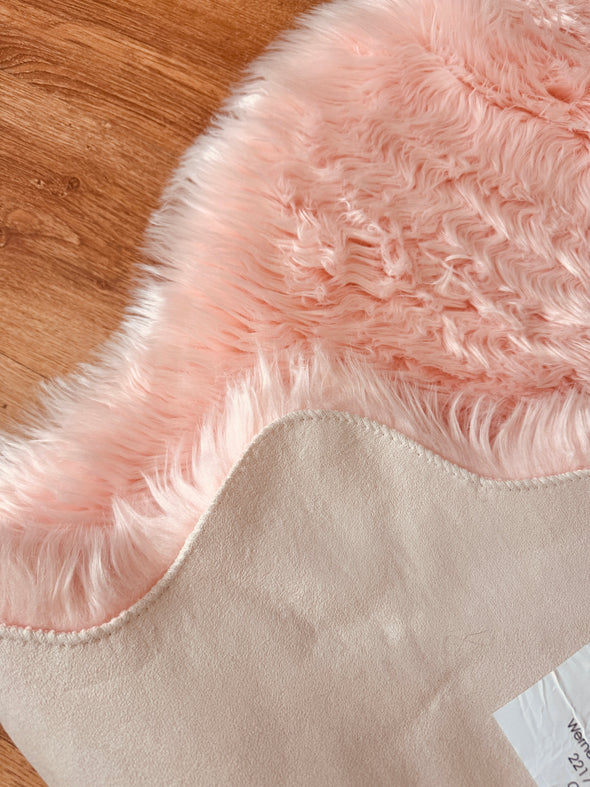 Covor de blana sintetica Valeria, foarte moale si pufos roz 65x180 cm - LunaHome.ro