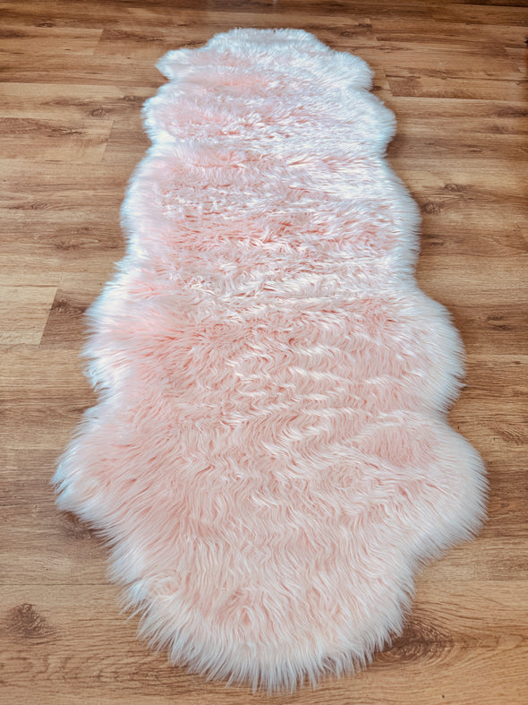Covor de blana sintetica Valeria, foarte moale si pufos roz 65x180 cm - LunaHome.ro