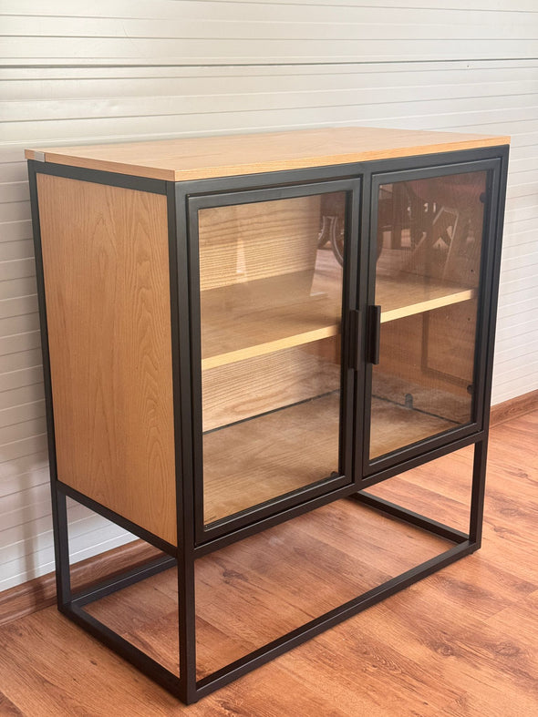 Comoda cu vitrina GMK cu aspect industrial 80 cm lățime - LunaHome.ro