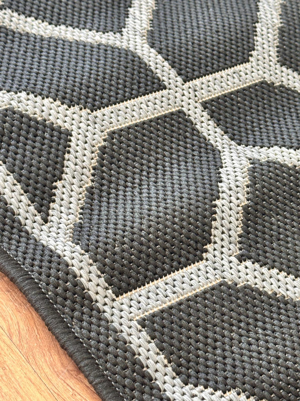 Covor GeoLine cu aspect de sisal pentru interior si exterior 70x140 cm