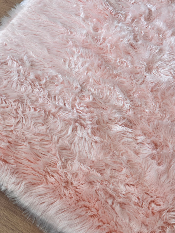 Covor de blana sintetica Valeria, foarte moale si pufos roz 90x250 cm - LunaHome.ro