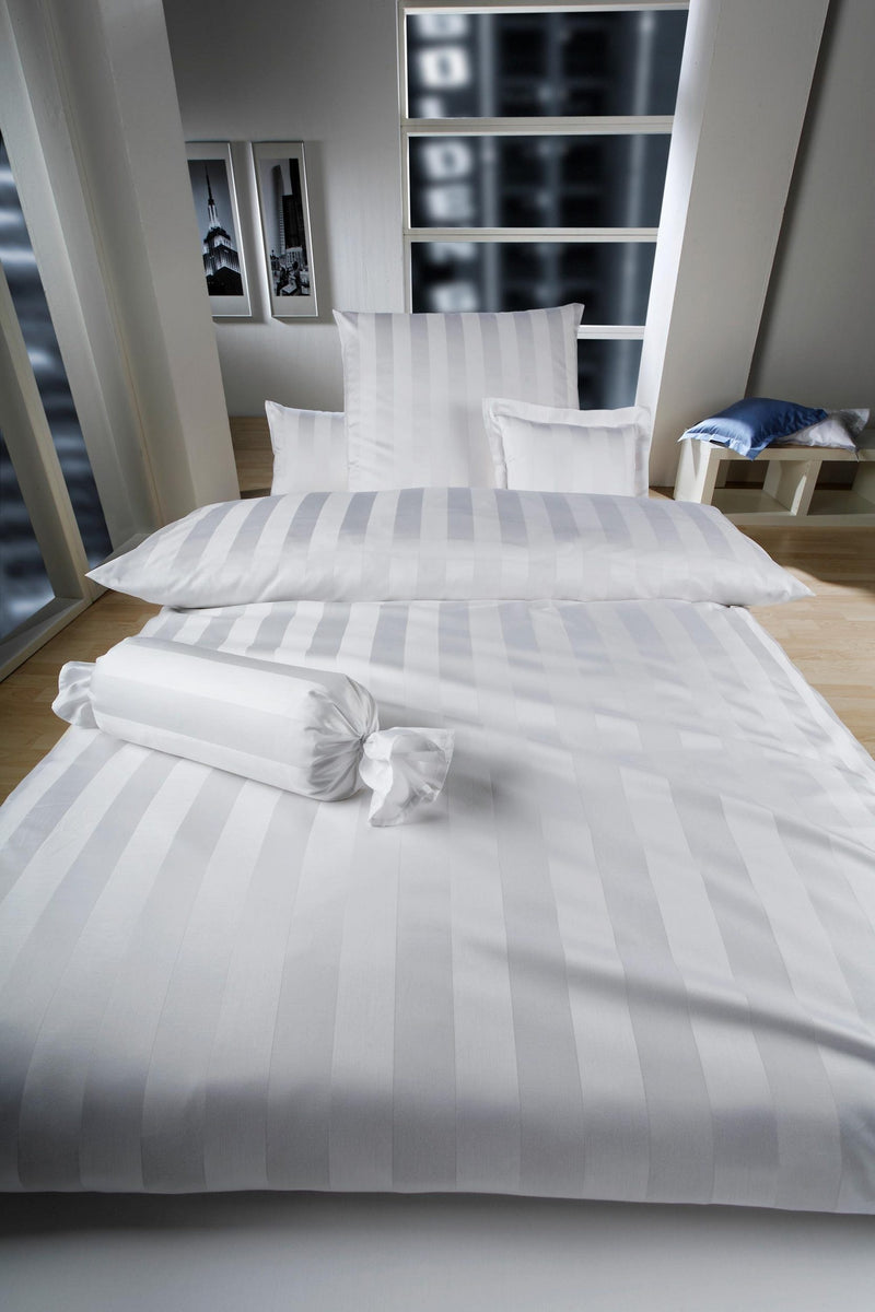 Lenjerie de pat Como 100% bumbac damasc, 2 piese, alb - LunaHome.ro