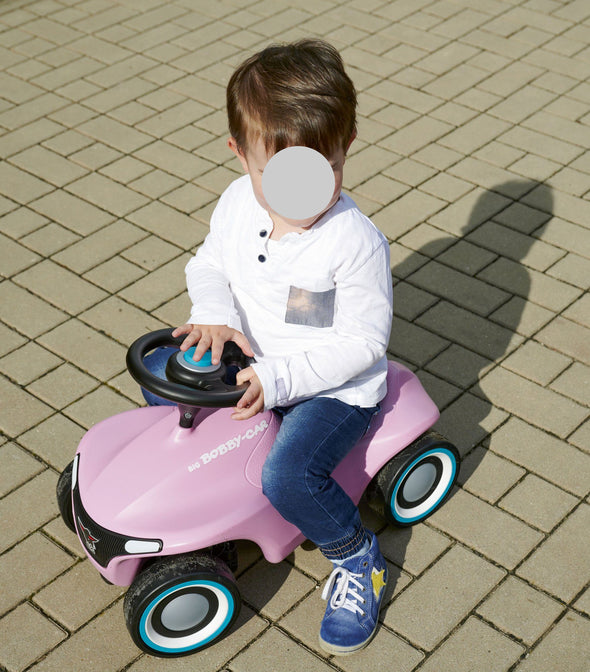 Mașinuță Big Bobby Car culoare roz de la 12 luni - LunaHome.ro
