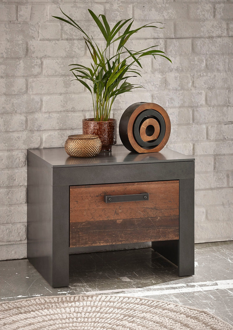 Noptieră Brooklyn cu design industrial 54 cm lățime - LunaHome.ro