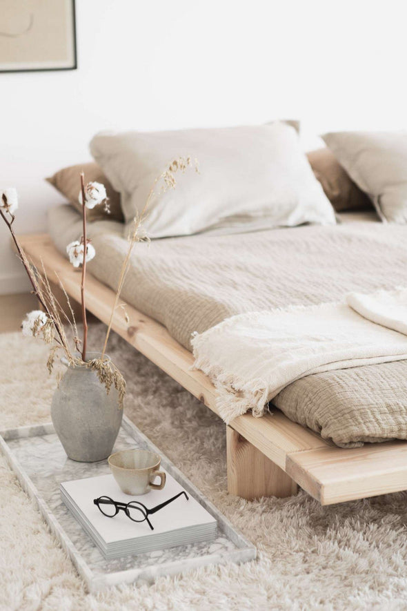 Pat Japan bed Karup Design cu cadru din lemn de pin 140x200 cm - LunaHome.ro
