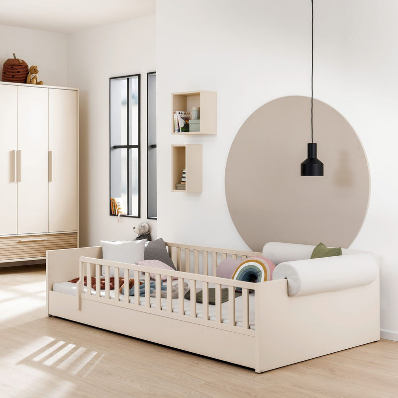 Pat Little Flo cu protectii pentru bebelusi bej cașmir 120x200 cm - LunaHome.ro