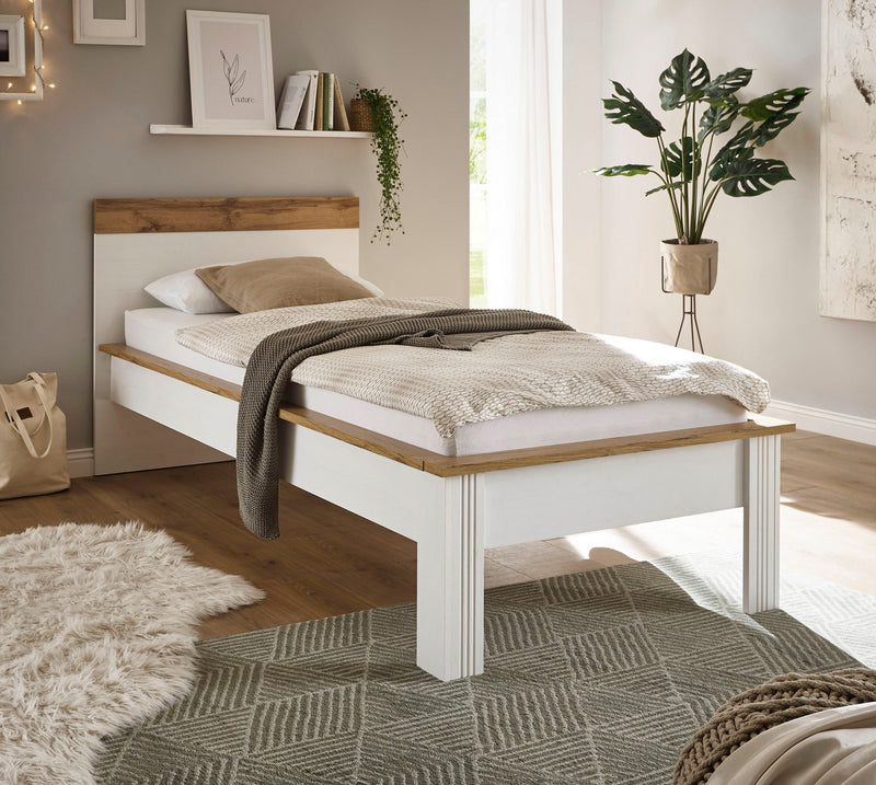 Pat Westminster alb cu aspect de lemn cu frezare decorativă 90x200 cm - LunaHome.ro