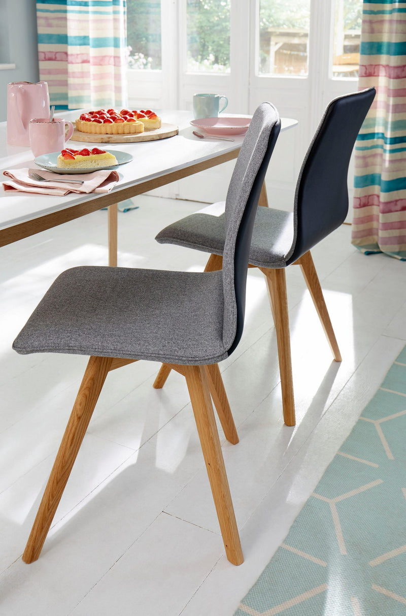 Set 2 scaune Dalea GMK din piele ecologica si tesatura, picioare din stejar - LunaHome.ro