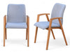 Set 2 scaune Loreen cu cotiere din lemn si tapiterie gri - LunaHome.ro