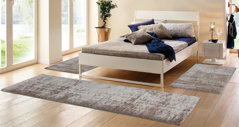 Set 3 covoare Malin pentru dormitor foarte pufoase nisipiu, 80 cm latime - LunaHome.ro