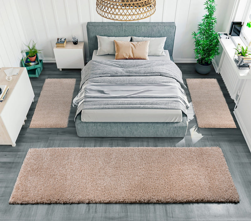 Set 3 covoare pentru dormitor Viva cu fir lung pufoase, nisipiu - LunaHome.ro