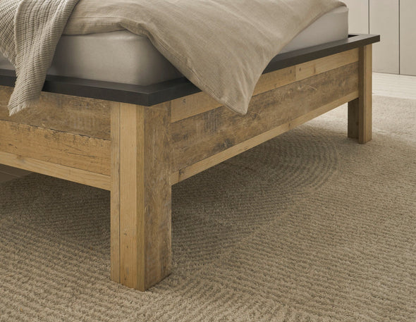 Set de dormitor Sherwood cu pat 180x200 cm, dulap cu 3 uși, rafturi si noptiere - LunaHome.ro
