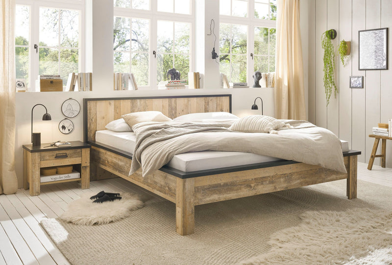 Set pat si 2 noptiere Sherwood cu aspect de lemn, 180x200 cm - LunaHome.ro