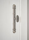 Vitrina Ravenna alba in stil romantic 110 cm latime