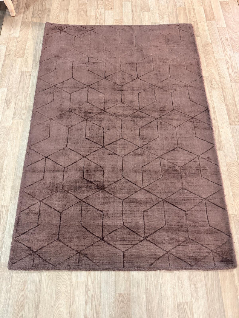 Covor Piramida din viscoza usor stralucitor maro cu model 3D 120x180 cm - LunaHome.ro