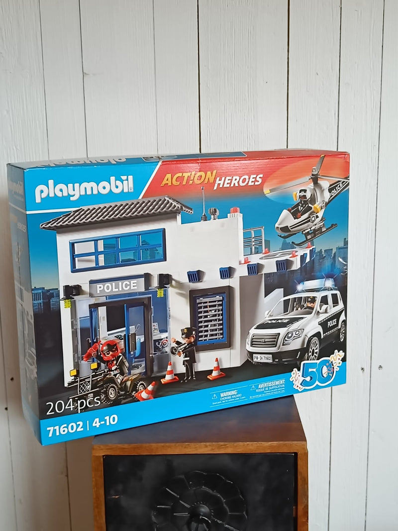 Set de joaca Playmobil sectia de politie cu 204 piese
