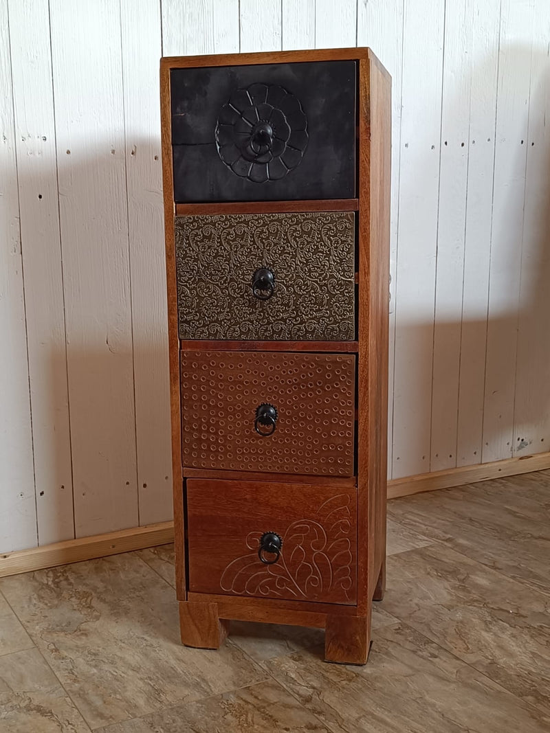 Comoda Mahar din lemn de salcâm lucrată manual 30x30 cm
