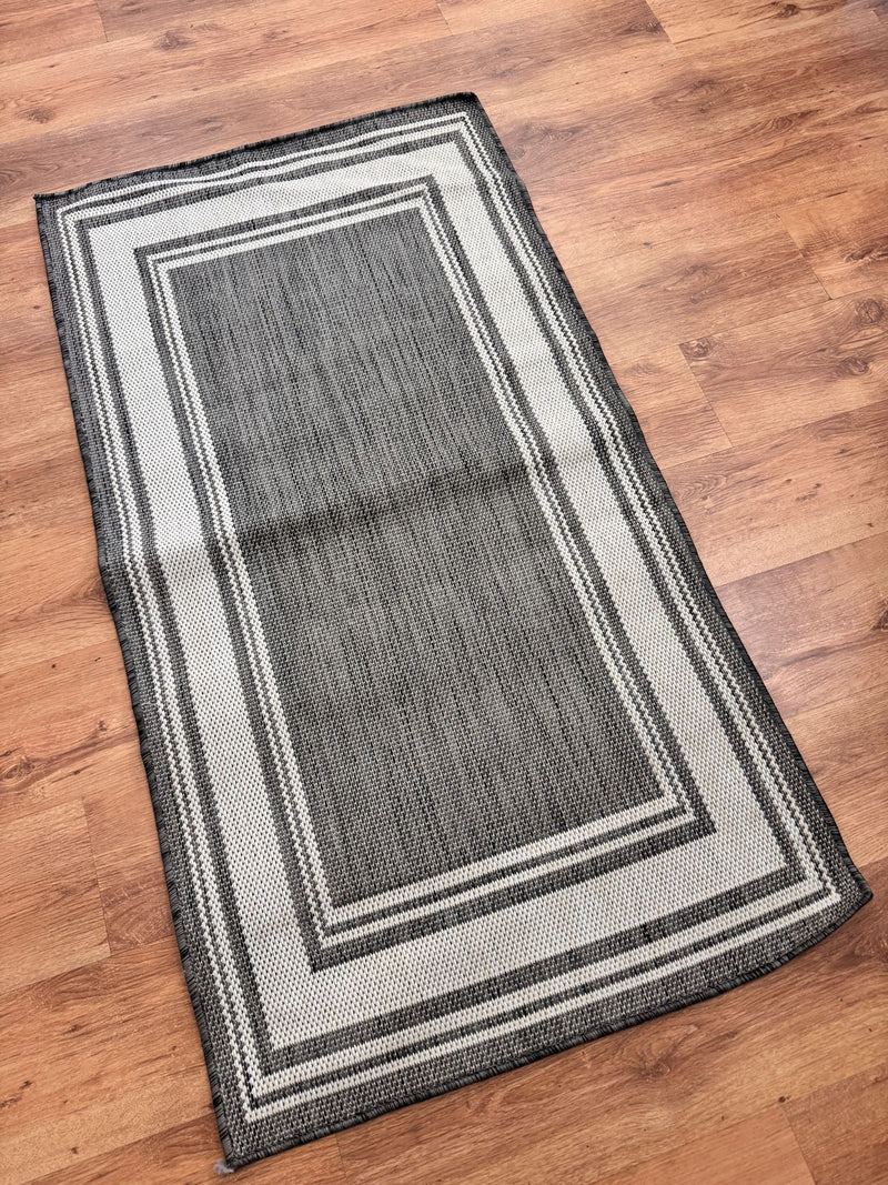 Covor traversa Ragu gri cu tesatura plata pentru interior si exterior 80x150 cm - LunaHome.ro