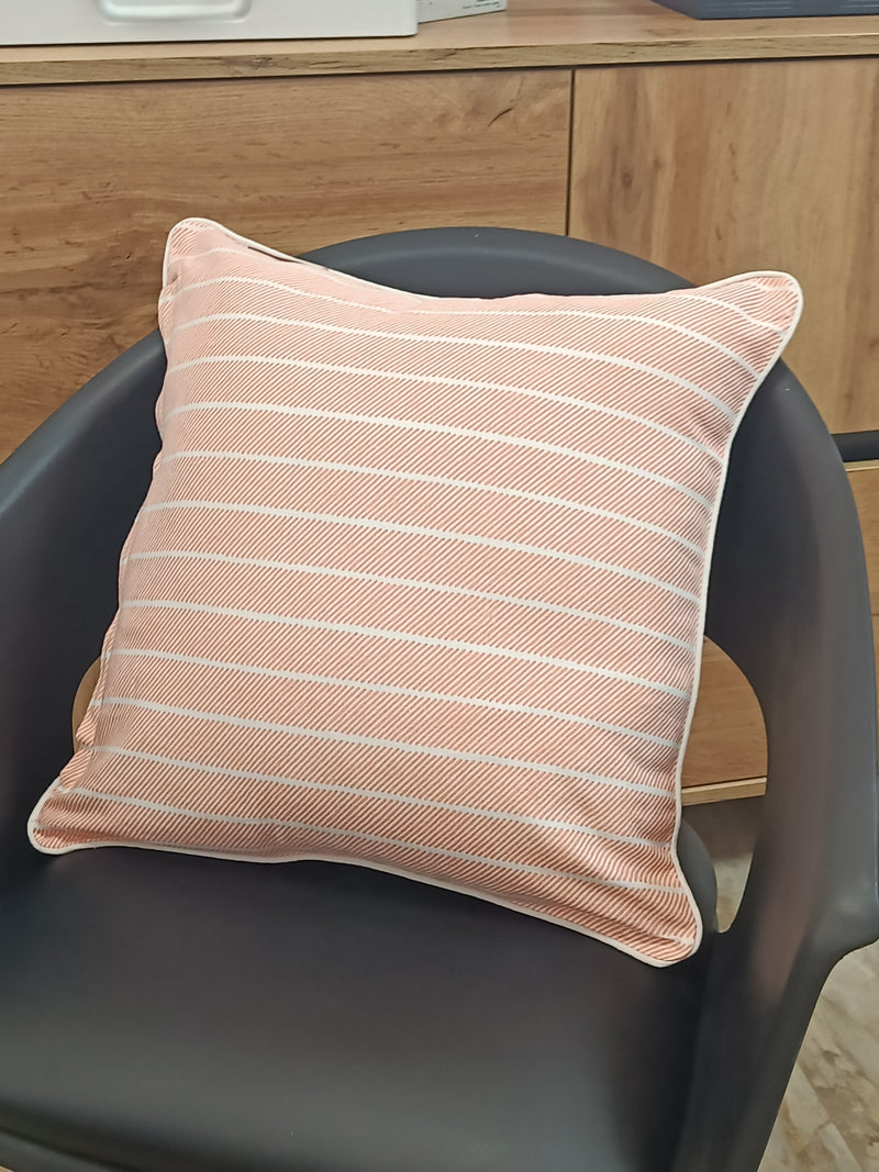 Set 2 fețe de pernă decorativă Heine roz cu alb model grafic 43x43 cm - LunaHome.ro