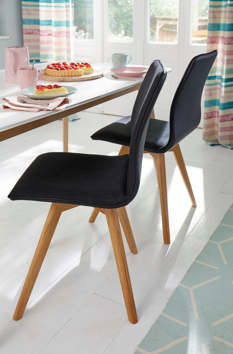 Set 2 scaune Dalea GMK din piele ecologica si tesatura, picioare din stejar - LunaHome.ro