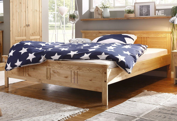 Pat din lemn masiv Indra, cu freze decorative, 180x200 cm - LunaHome.ro