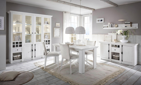 Vitrina »California« cu aspect decorativ și profile de cornișă elaborate - LunaHome.ro