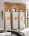 Vitrina »City Giron« alba cu detalii de culoare stejar, design modern, 50 cm latime - LunaHome.ro