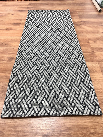 Covor traversa Calvin Klein Rug cu model geometric, antracit 58x142 cm - LunaHome.ro