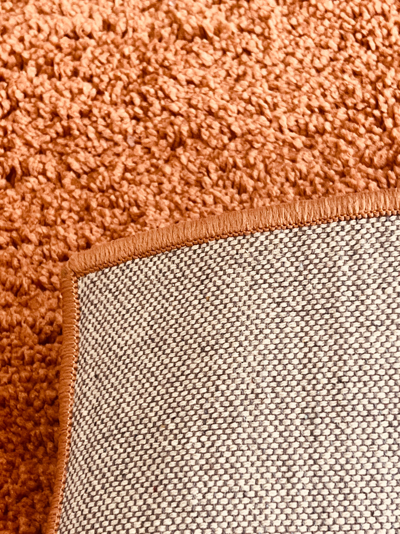Covor traversa Shaggy din material reciclat caramiziu - LunaHome.ro