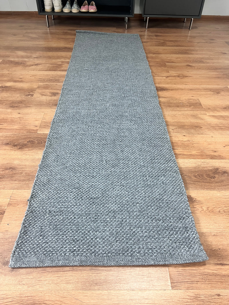 Covor Andra tesut din poliester reciclat gri, 66x237 cm - LunaHome.ro